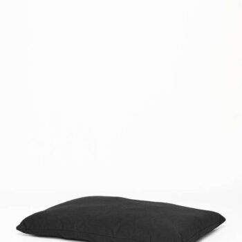 Stilren sort hundepude med antiskrid bund, 80x56x19 cm