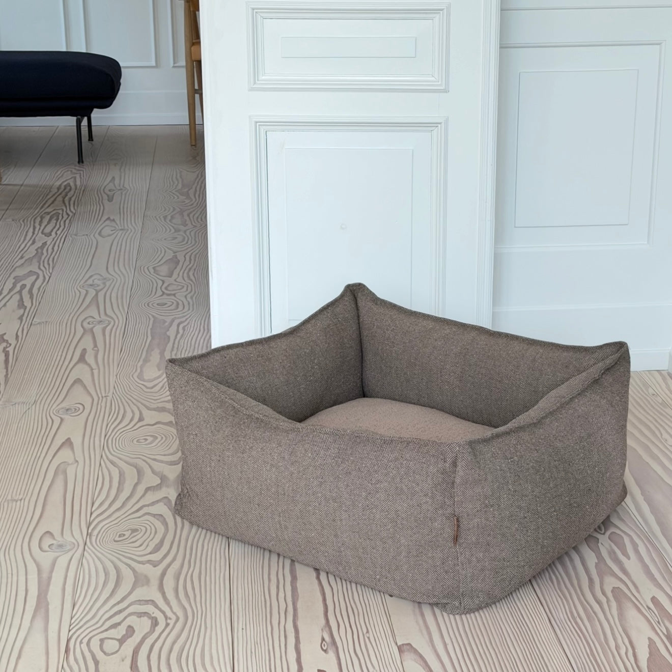 CARL HUNDEKURVEN / BRUN TWEED - Medium