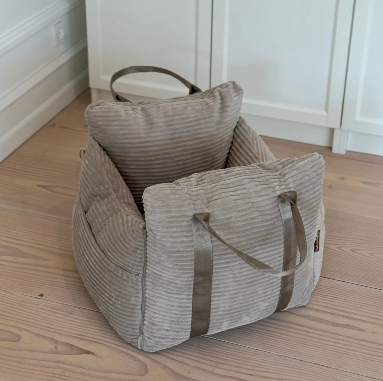 Lille Bjørk bilsæde til hunde - beige / Bred fløjl 52 x 52 x 36 cm