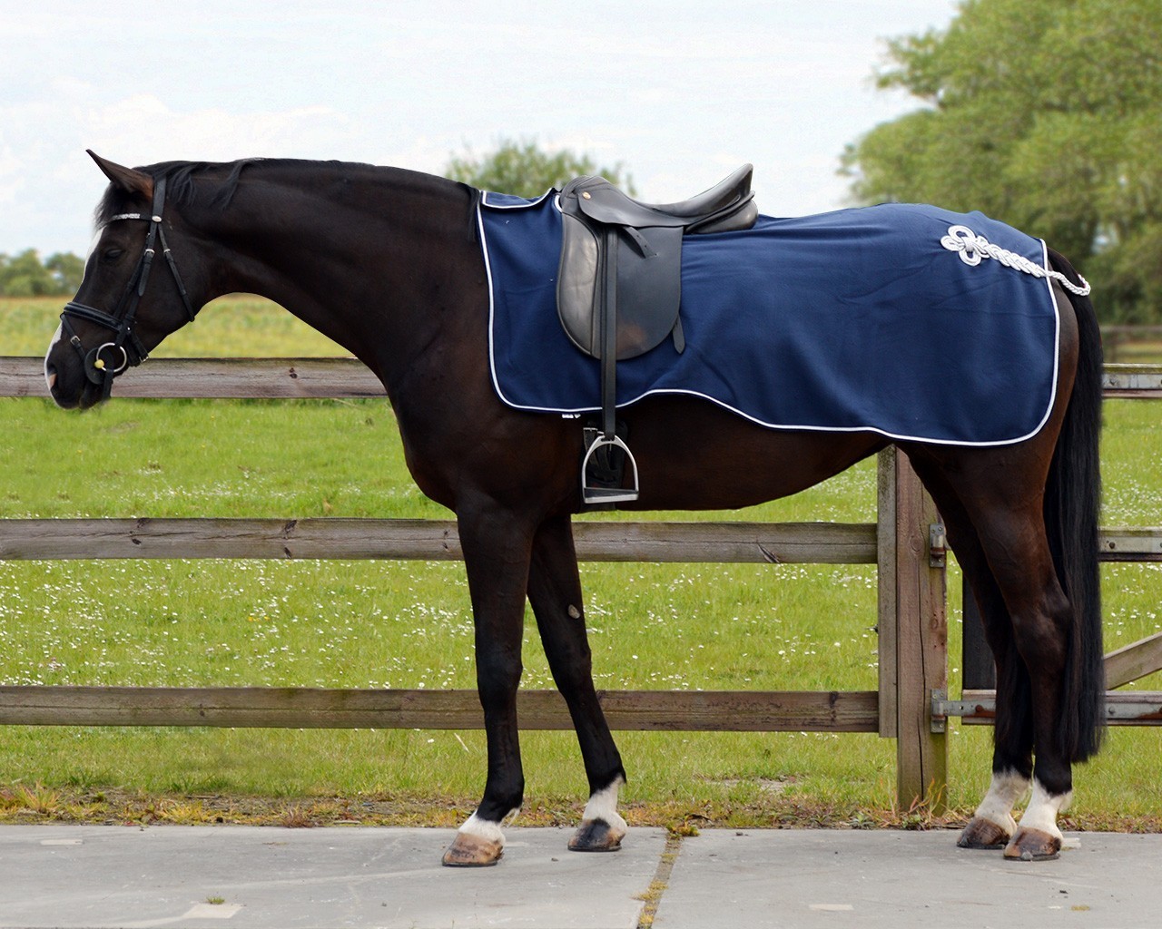 QHP fleece ridedækken med ornament - Pony - Grå